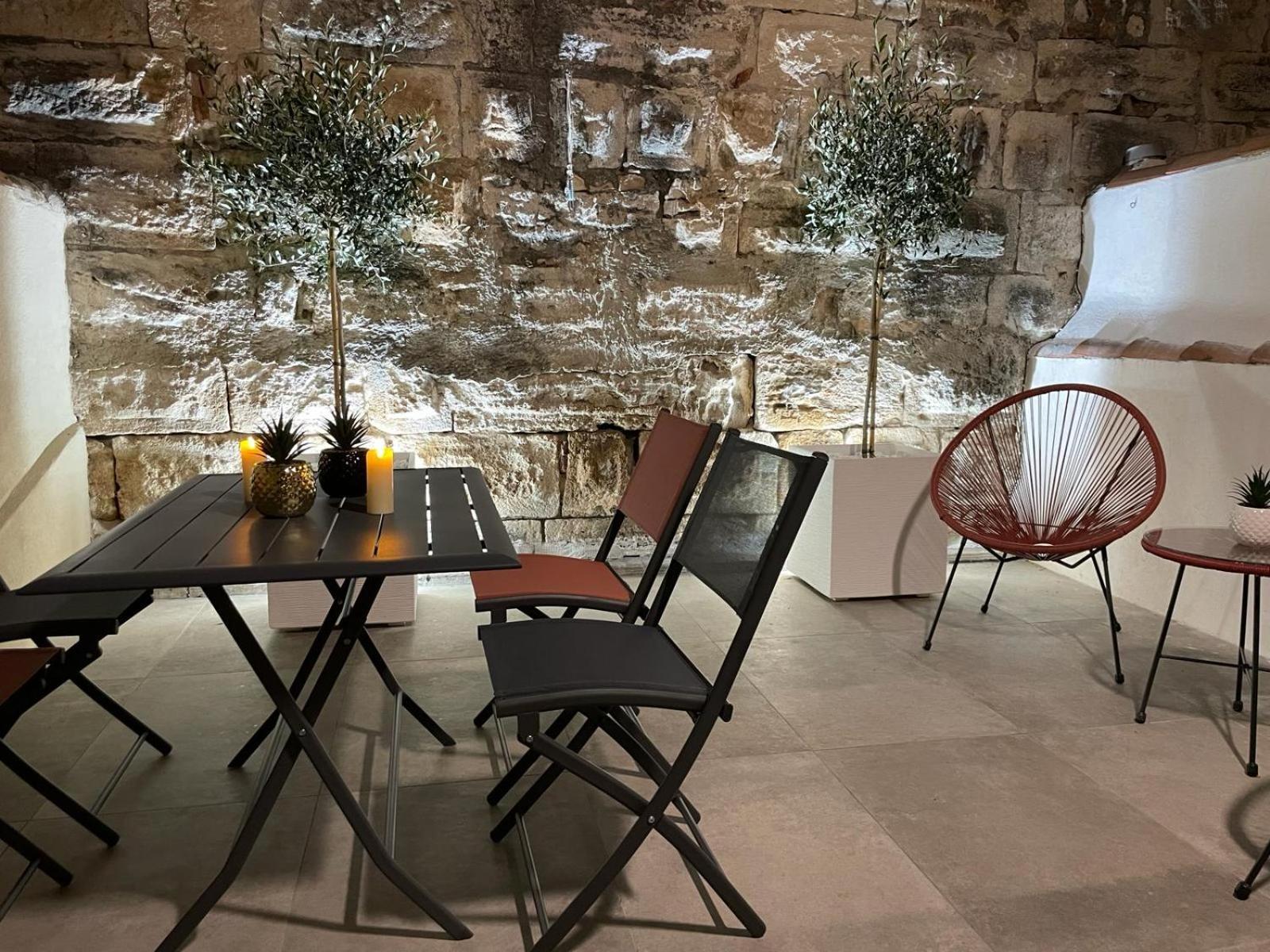 Maison Cosy, 2 Chambres, Adossee Aux Remparts Aigues-Mortes Eksteriør bilde